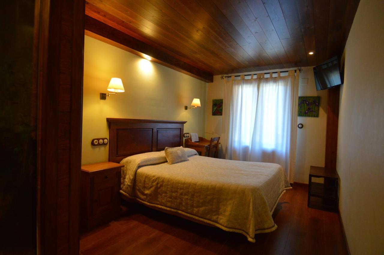 Hotel Rural El Porton De Murillo Broto Exterior photo