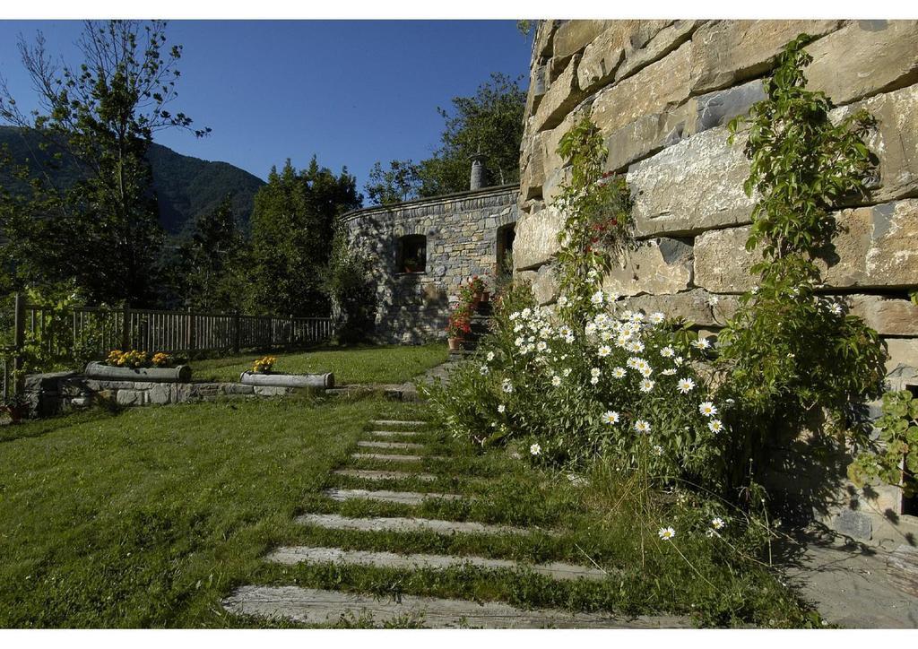 Hotel Rural El Porton De Murillo Broto Exterior photo